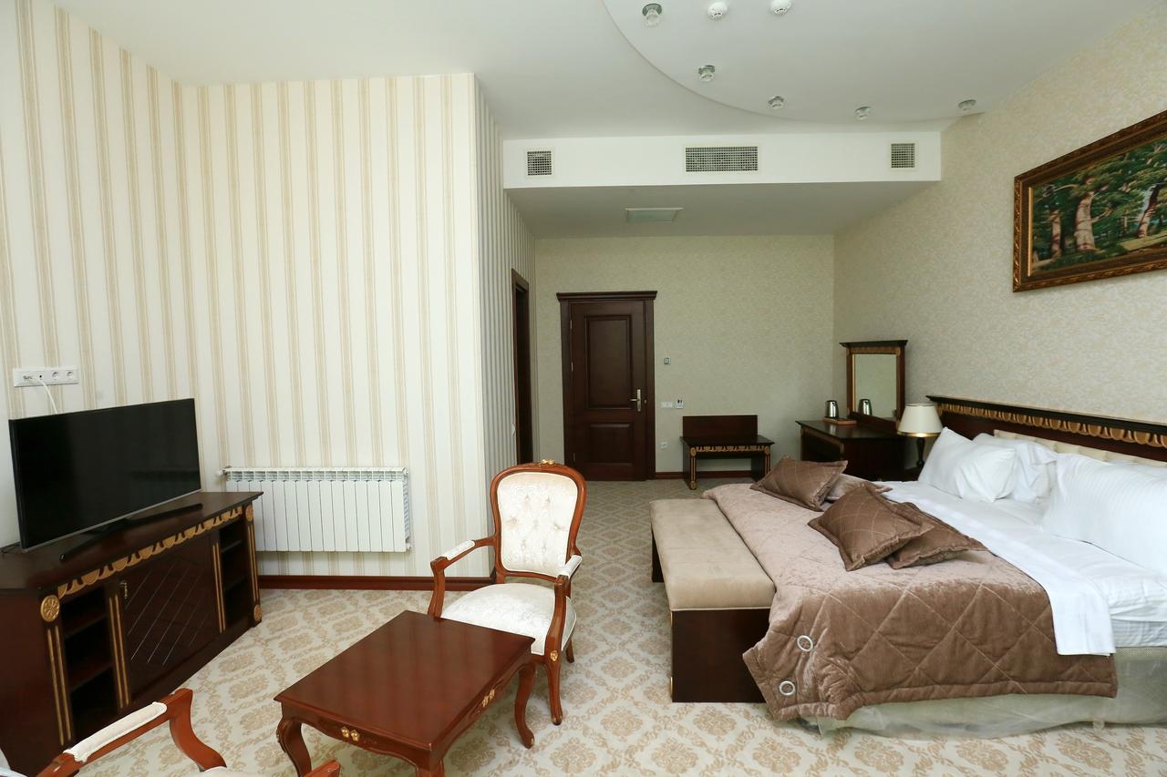 Spring Hotel โนฟซาเนอ ภายนอก รูปภาพ